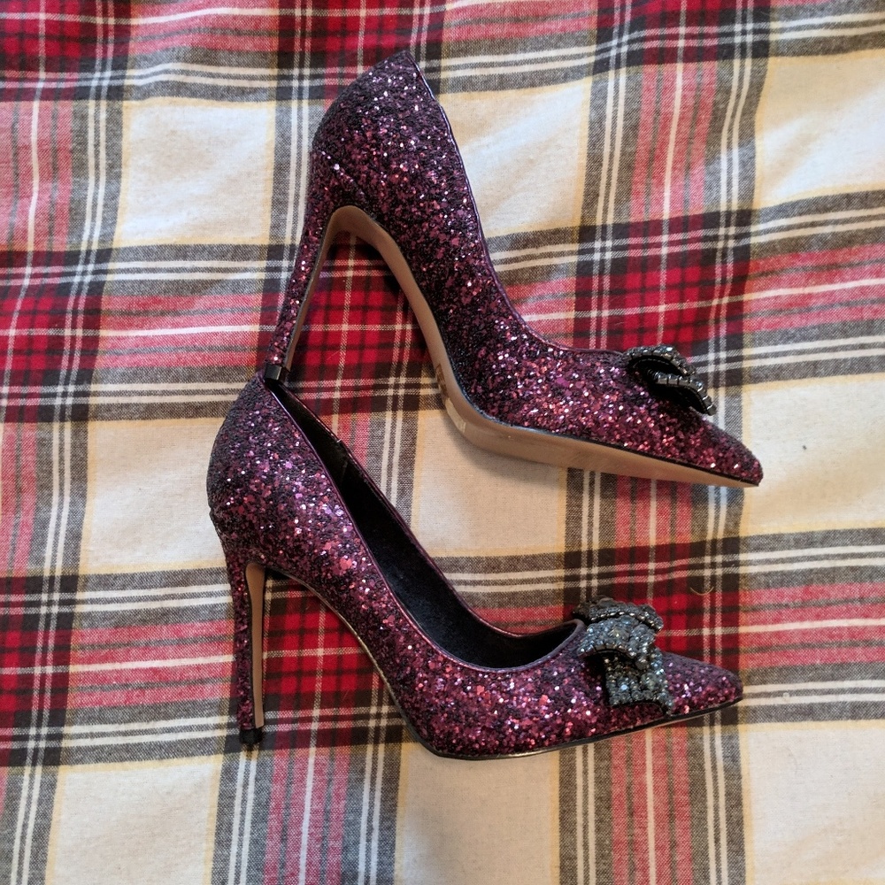Glitter pumps